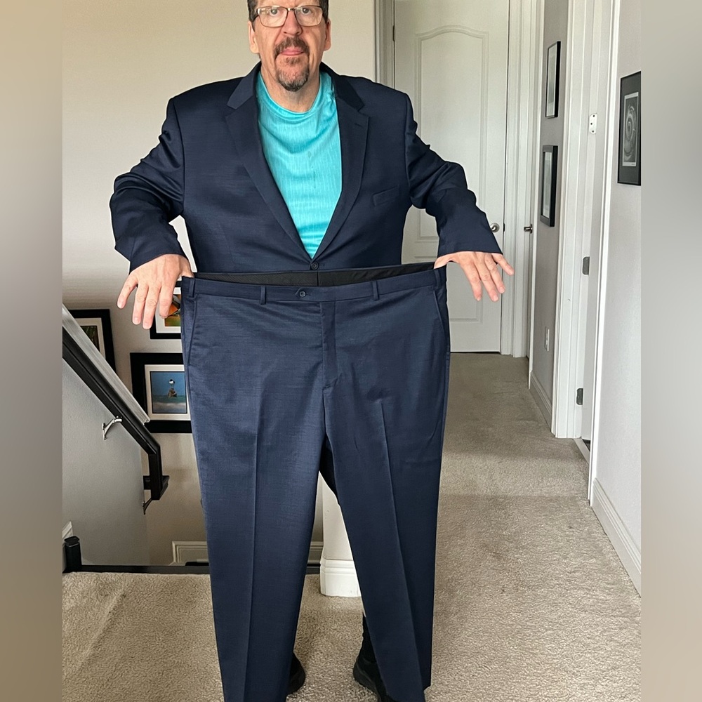 Kenneth Cole Awareness suit. Pants size 48. Jacket 56 Long.